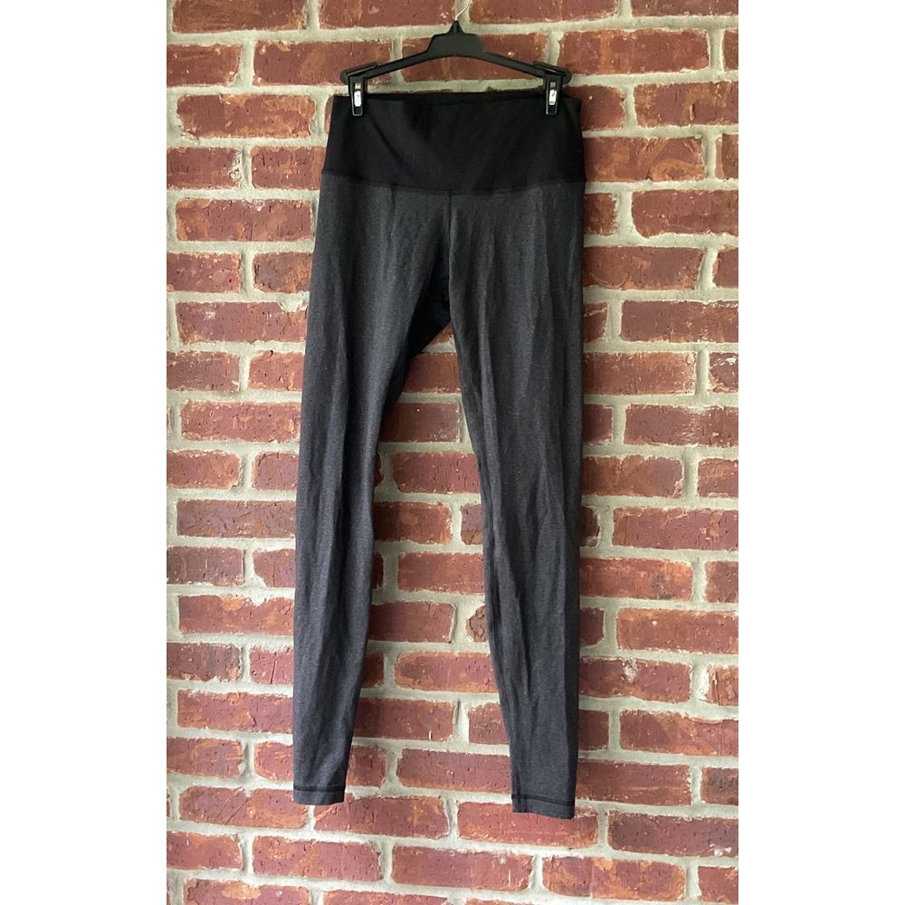 SIZE 8; Lululemon Wunder Under High-Rise‎ Gray micro striped Leggings Luxtreme